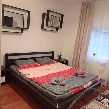Apartament Bed and Breakfast Floreşti Exteriör bild