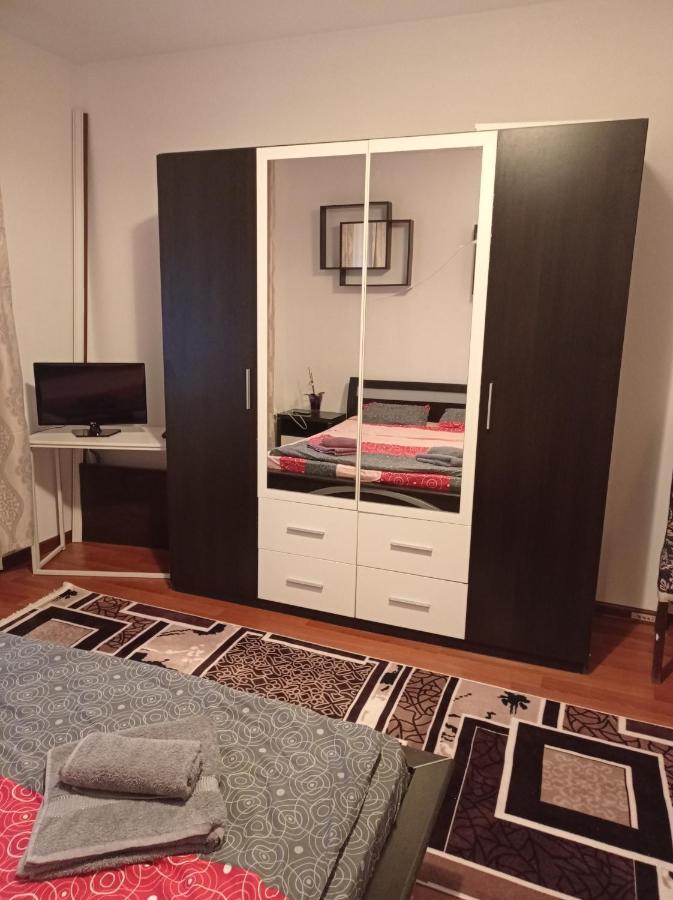 Apartament Bed and Breakfast Floreşti Exteriör bild